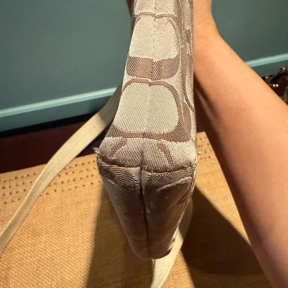 Coach Poppy Crossbody Bag With Sigbature C and Colorful Accents - Picture 7 of 10